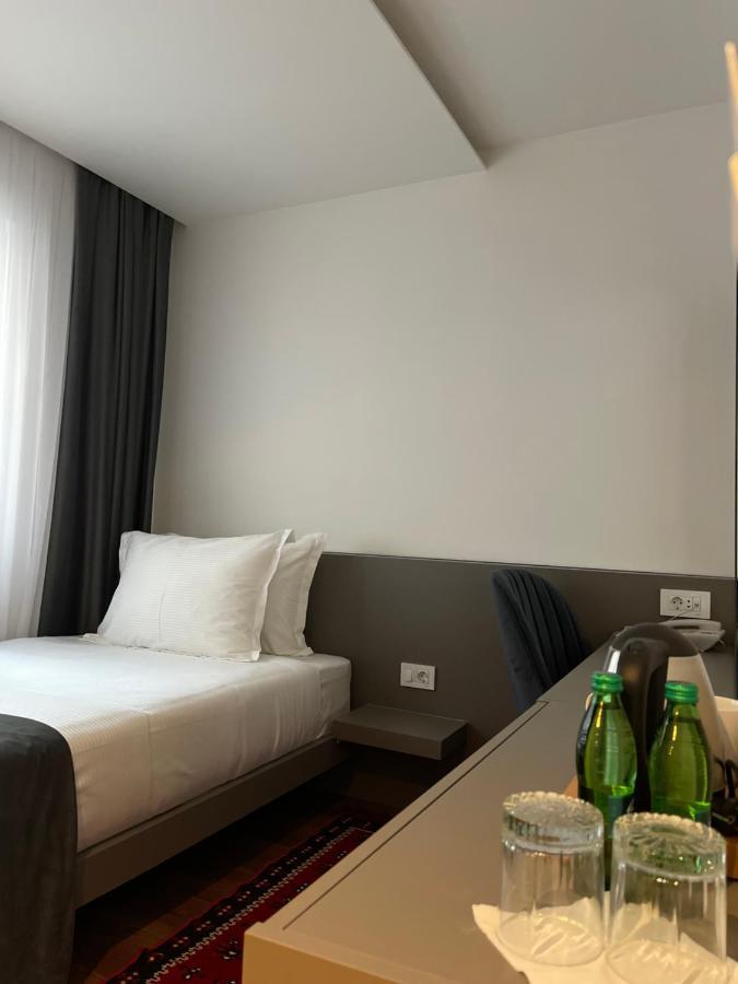 Etnomania Boutique Hotel Pristina Exterior photo